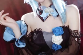 揭秘COSPLAY女王：高贵风范，魅力无限，让人一眼万年